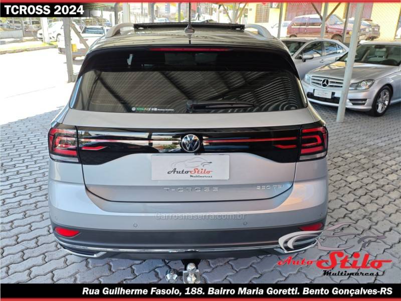 VOLKSWAGEN - T-CROSS - 2023/2024 - Prata - R$ 148.900,00