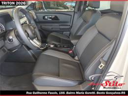 MITSUBISHI - L200 TRITON - 2025/2026 - Branca - R$ 300.000,00