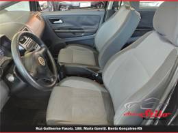 VOLKSWAGEN - SPACEFOX - 2010/2011 - Preta - R$ 38.900,00