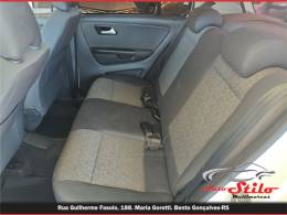VOLKSWAGEN - FOX - 2013/2014 - Branca - R$ 44.900,00