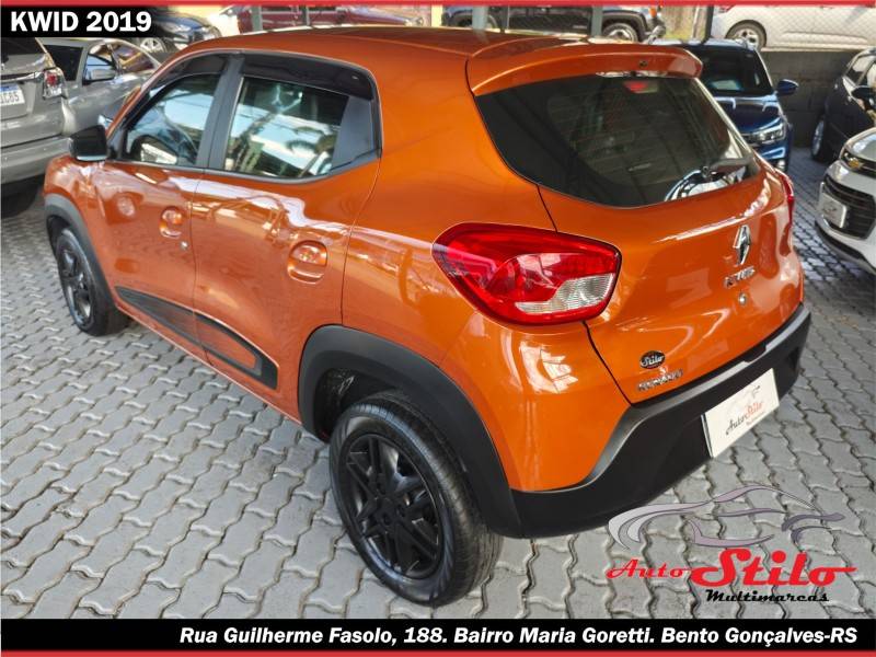 RENAULT - KWID - 2018/2019 - Laranja - R$ 39.900,00