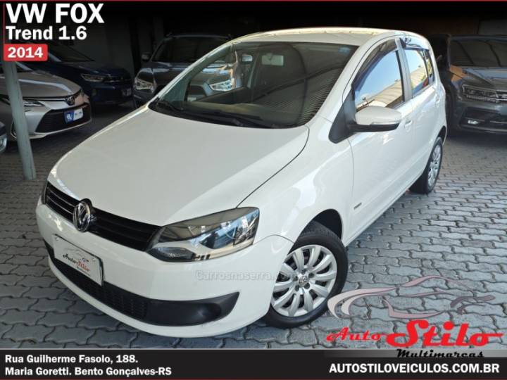 VOLKSWAGEN - FOX - 2013/2014 - Branca - R$ 44.900,00