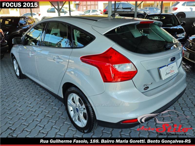 FORD - FOCUS - 2014/2015 - Prata - R$ 59.900,00